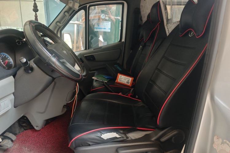 Used Foton Toano 2015 2.8T Commercial Version Short Wheelbase 4J28TC2 Left Front Seat