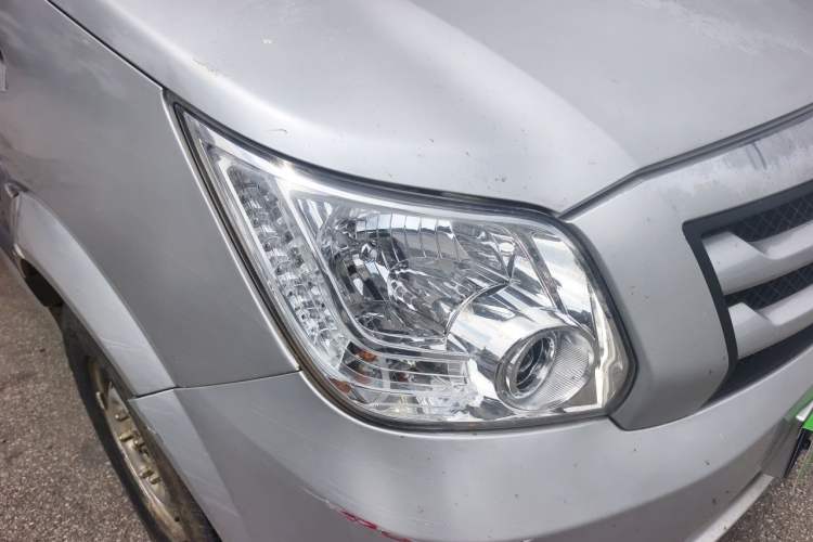 Used Foton Toano 2015 2.8T Commercial Version Long Wheelbase ISF2.8 Right Front Headlight