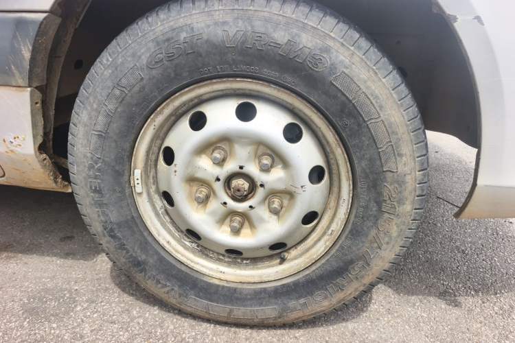 Used Foton Toano 2015 2.8T Commercial Version Long Wheelbase ISF2.8 Right Front Wheel Hub