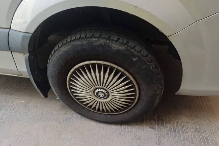 Used Foton Toano 2015 2.8T Commercial Version Short Wheelbase 4J28TC2 Right Front Wheel Hub