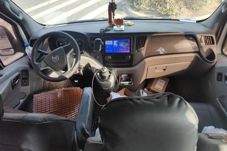Used Foton Toano 2015 2.8T Commercial Version Short Wheelbase ISF2.8 Center Console