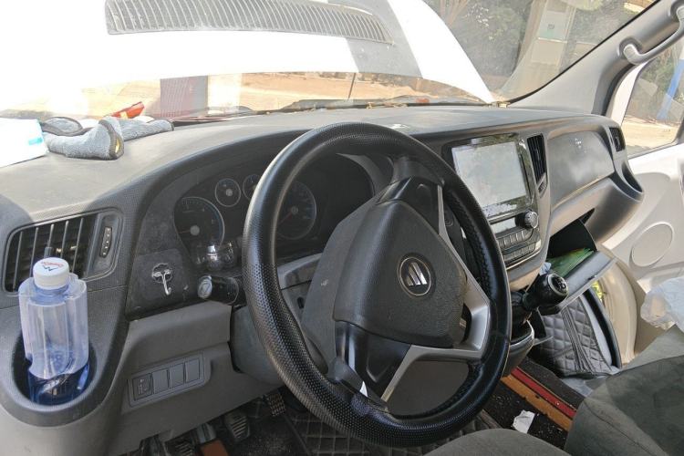 Used Foton Toano 2015 2.8T Commercial Version Short Wheelbase 4J28TC2 Center Console