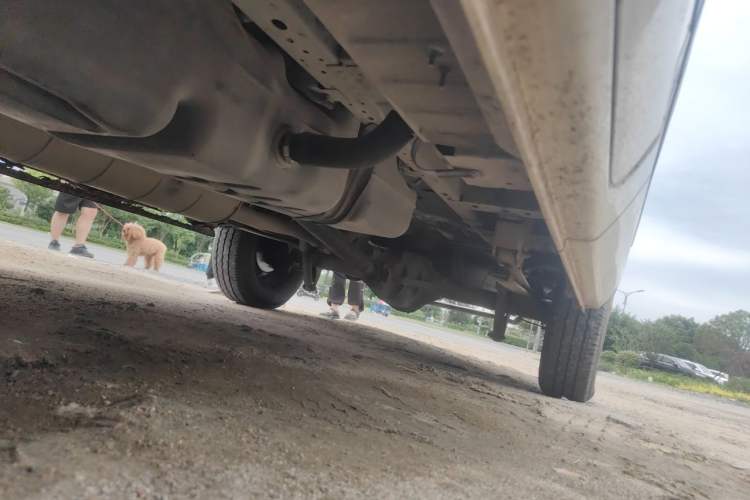 Used Foton Toano 2015 2.8T Commercial Version Short Wheelbase ISF2.8 Chassis Front Left