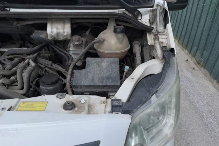 Used Foton Toano 2015 2.8T Commercial Version Short Wheelbase 4J28TC2 Engine Bay Left