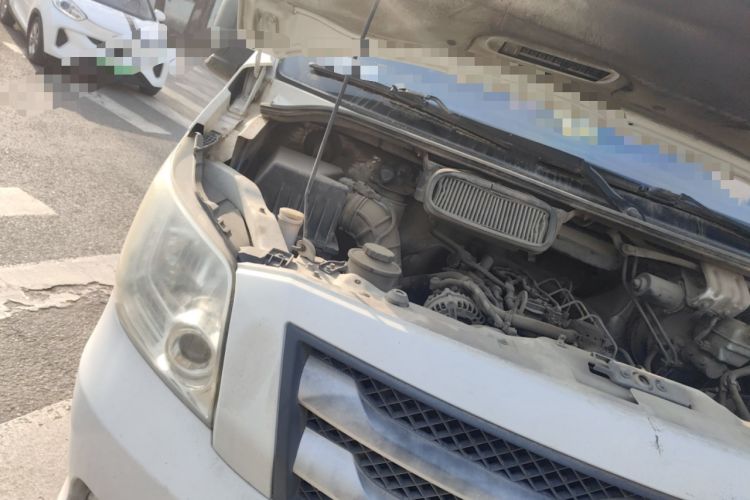 Used Foton Toano 2015 2.8T Commercial Version Short Wheelbase ISF2.8 Engine Bay Right