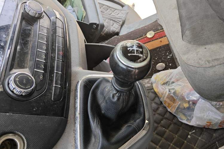 Used Foton Toano 2015 2.8T Commercial Version Short Wheelbase 4J28TC2 Gear Lever