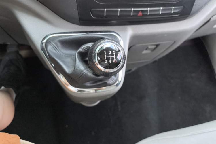 Used Foton Toano 2015 2.8T Commercial Version Short Wheelbase 4J28TC2 Gear Lever