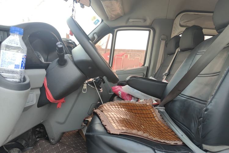 Used Foton Toano 2015 2.8T Commercial Version Short Wheelbase ISF2.8 Left Front Seat