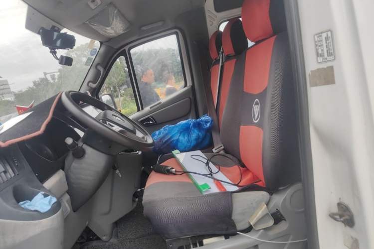 Used Foton Toano 2015 2.8T Commercial Version Short Wheelbase ISF2.8 Left Front Seat