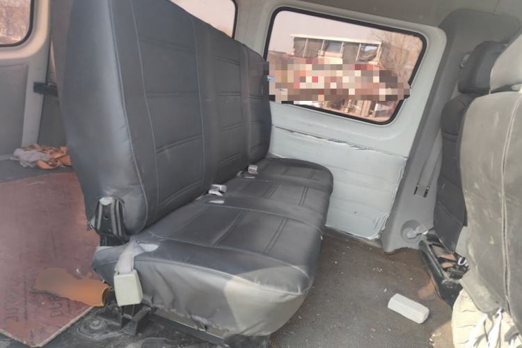 Used Foton Toano 2015 2.8T Commercial Version Short Wheelbase ISF2.8 Left Rear Seat