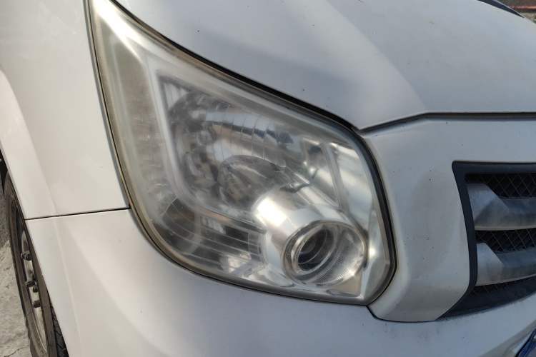 Used Foton Toano 2015 2.8T Commercial Version Short Wheelbase ISF2.8 Right Front Headlight