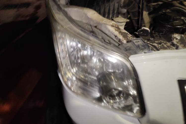 Used Foton Toano 2015 2.8T Commercial Version Short Wheelbase ISF2.8 Right Front Headlight