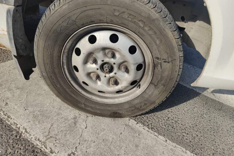 Used Foton Toano 2015 2.8T Commercial Version Short Wheelbase ISF2.8 Right Front Wheel Hub