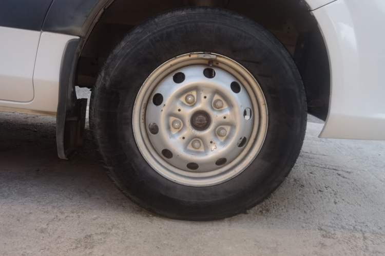 Used Foton Toano  Right Front Wheel Hub
