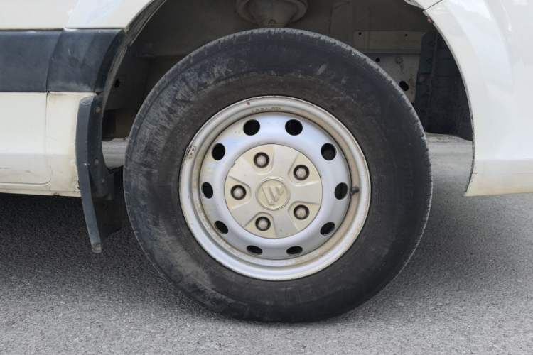 Used Foton Toano 2015 2.8T Commercial Version Short Wheelbase 4J28TC2 Right Front Wheel Hub