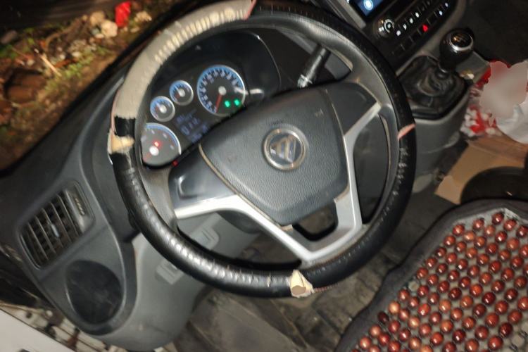 Used Foton Toano 2015 2.8T Commercial Version Short Wheelbase ISF2.8 Steering Wheel