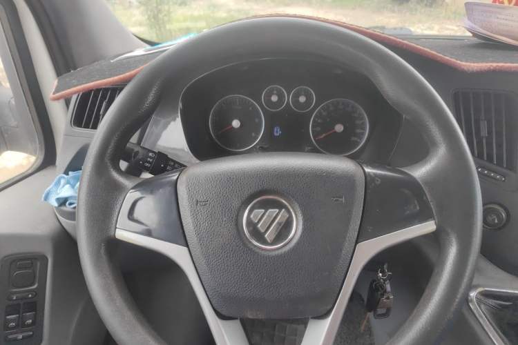 Used Foton Toano 2015 2.8T Commercial Version Short Wheelbase ISF2.8 Steering Wheel