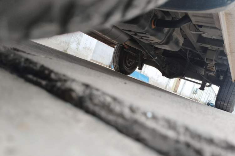 Used Foton Toano 2016 2.5T Commercial Version Short Wheelbase 4J25TC1 Chassis Front Left