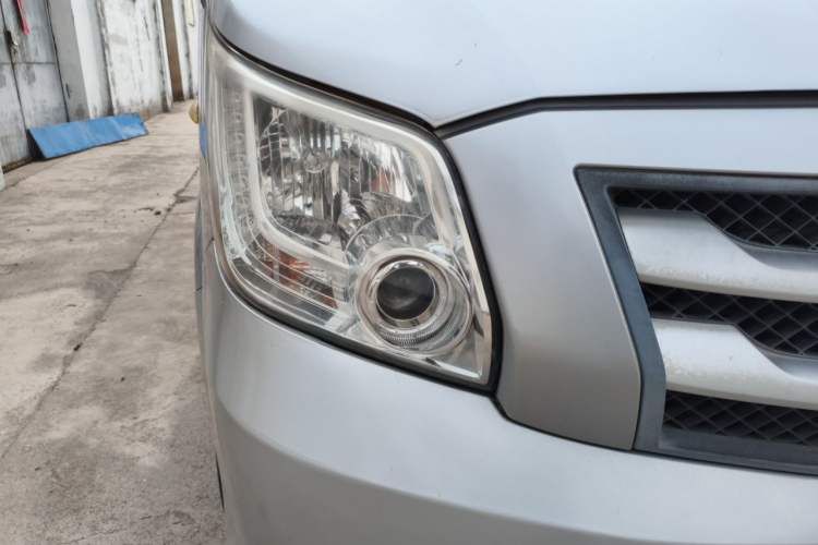 Used Foton Toano 2016 2.5T Commercial Version Short Wheelbase 4J25TC1 Right Front Headlight