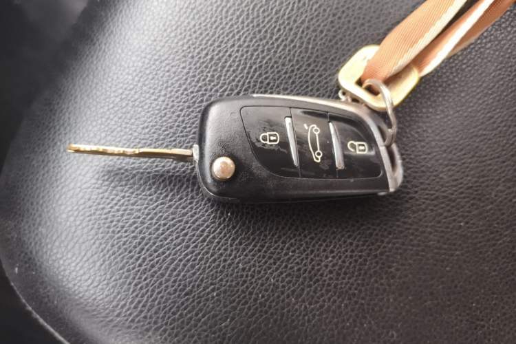 Used Foton Toano 2016 2.5T Commercial Version Short Wheelbase 4J25TC1 Vehicle Key