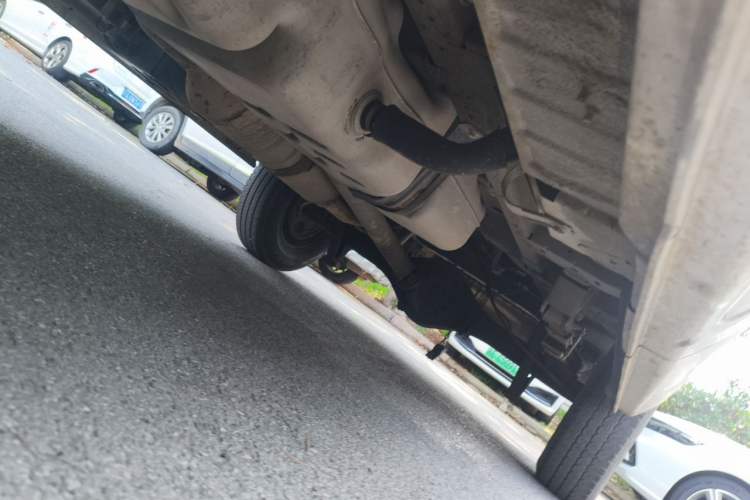 Used Foton Toano 2016 2.8T Commercial Version Short Wheelbase 4J28TC3 Chassis Front Left
