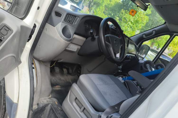 Used Foton Toano 2016 2.8T Commercial Version Short Wheelbase 4J28TC3 Driver Seat