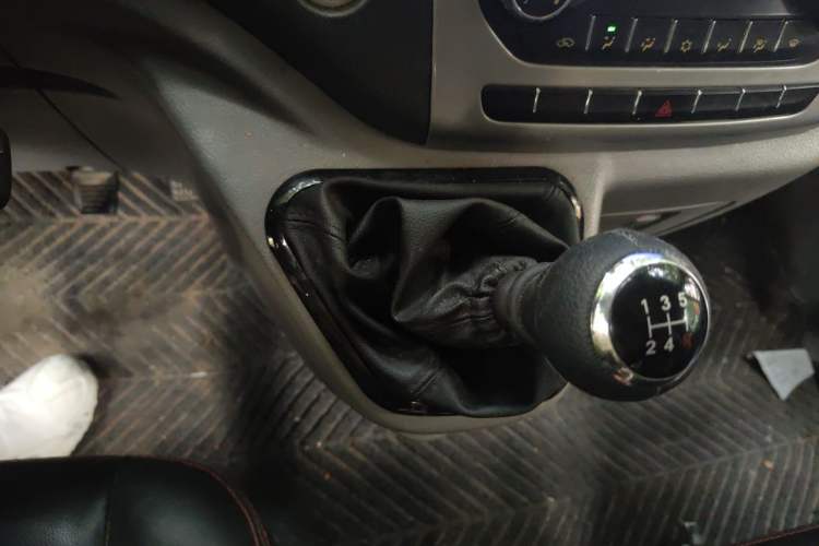 Used Foton Toano 2016 2.8T Commercial Version Short Wheelbase 4J28TC3 Gear Lever