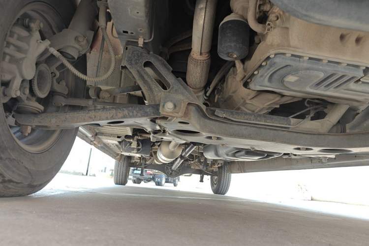 Used Foton Toano 2017 2.8T Facelifted E Van Long Wheelbase 4J28TC3 Chassis Front Right