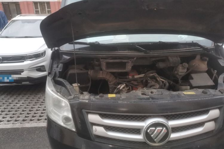 Used Foton Toano 2017 2.8T Facelifted E Van Short Wheelbase Equipped with 4J28TC3 Engine Engine Bay Right