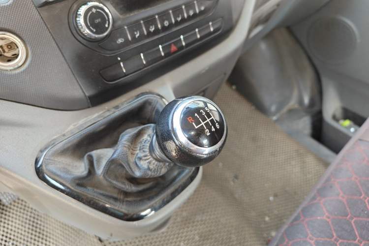 Used Foton Toano 2017 2.8T Facelifted E Van Long Wheelbase 4J28TC3 Gear Lever