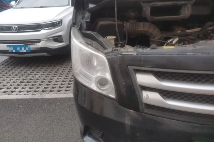 Used Foton Toano 2017 2.8T Facelifted E Van Short Wheelbase Equipped with 4J28TC3 Engine Right Front Headlight