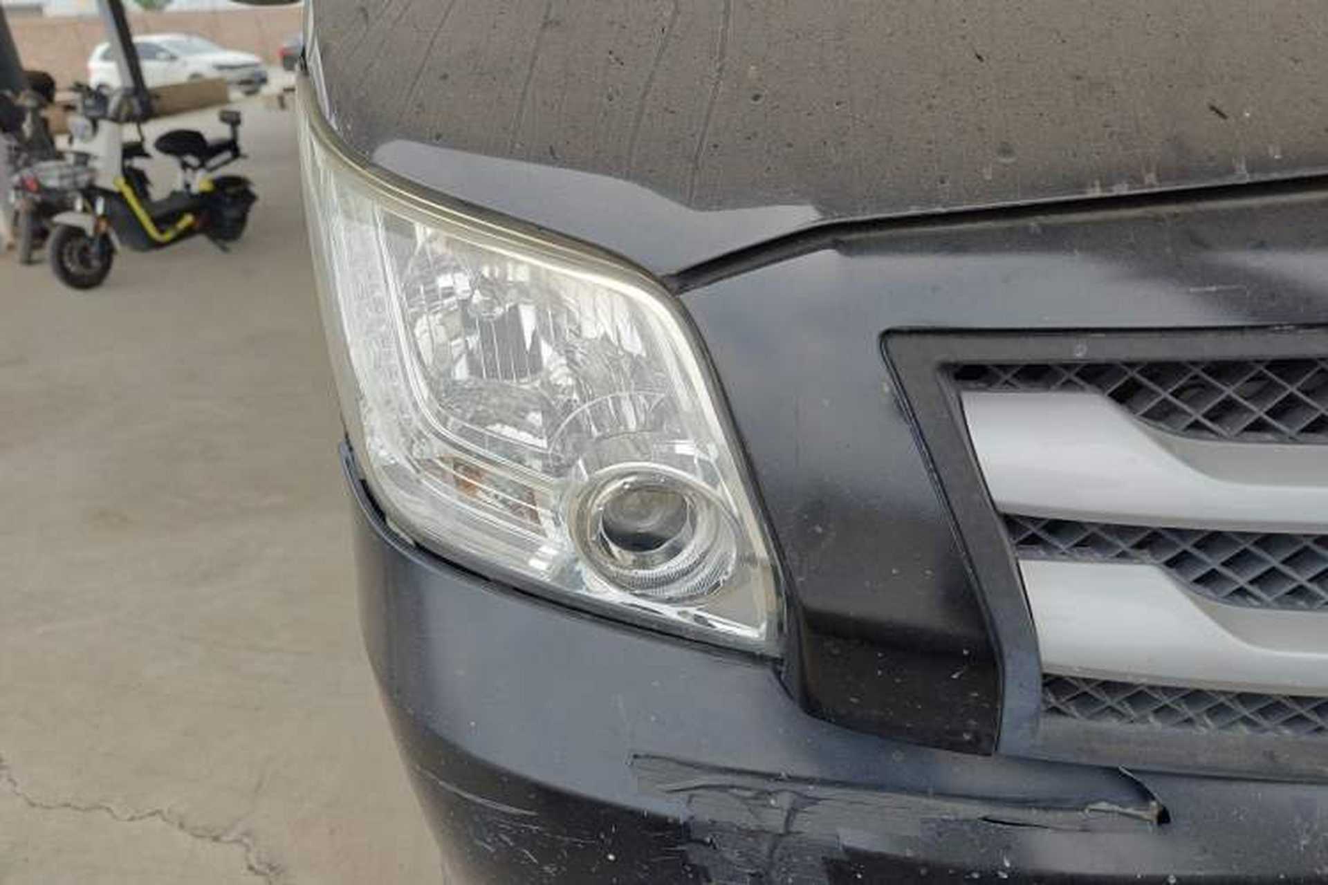 Used Foton Toano 2017 2.5T E Commercial Version Short Wheelbase 4J25TC3 Right Front Headlight