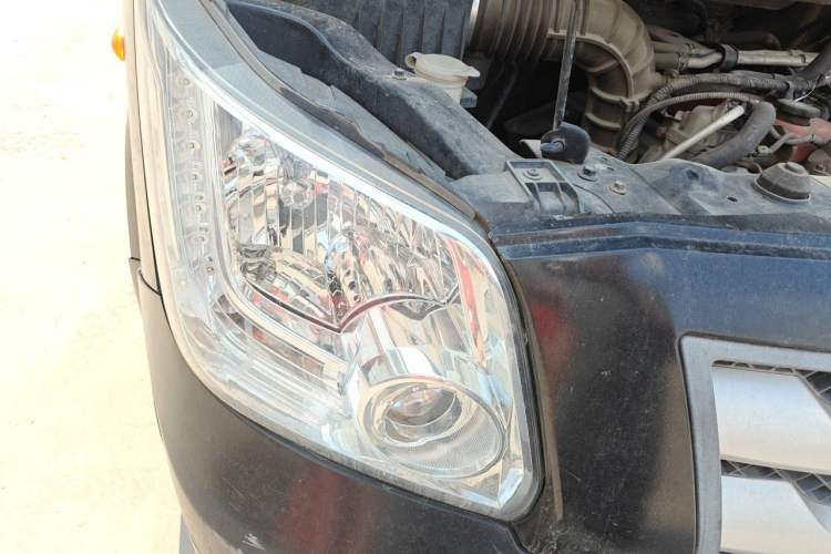Used Foton Toano 2017 2.8T Facelifted E Van Long Wheelbase 4J28TC3 Right Front Headlight