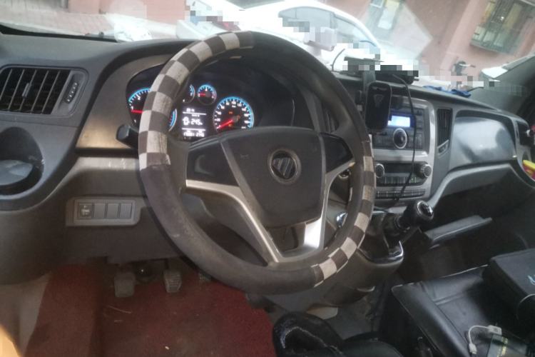 Used Foton Toano 2017 2.8T Facelifted E Van Short Wheelbase Equipped with 4J28TC3 Engine Steering Wheel