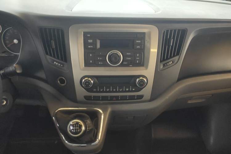 Used Foton Toano 2017 2.5T Restyled E Commercial Version Short Wheelbase 4J25TC3 Audio And AC Panel