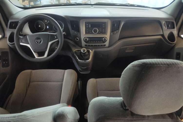 Used Foton Toano 2017 2.5T Restyled E Commercial Version Short Wheelbase 4J25TC3 Center Console