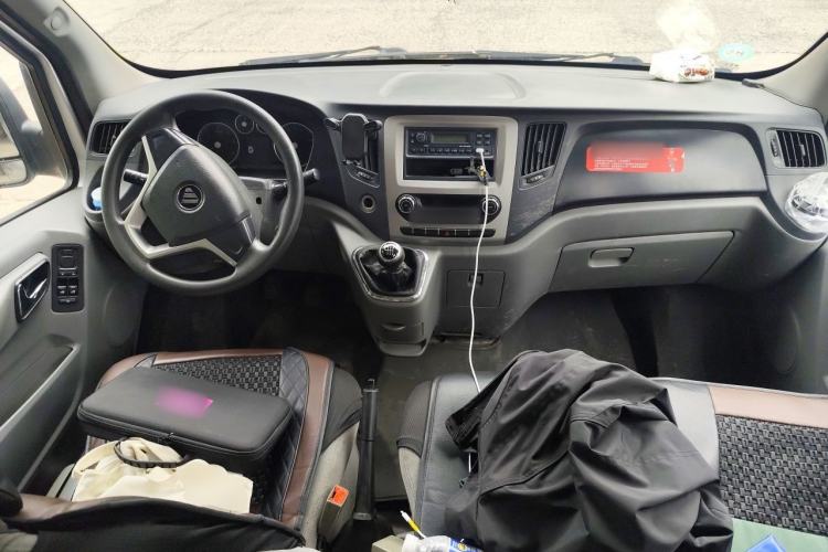 Used Foton Toano 2017 2.5T E Commercial Version Short Wheelbase 4J25TC3 Center Console