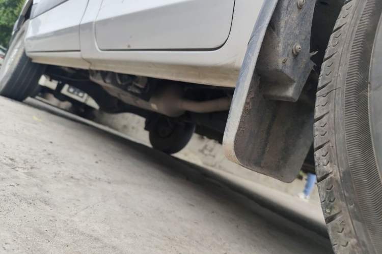 Used Foton Toano 2017 2.5T E Commercial Version Short Wheelbase 4J25TC3 Chassis Front Right