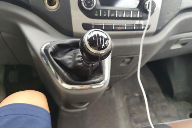 Used Foton Toano 2017 2.5T E Commercial Version Short Wheelbase 4J25TC3 Gear Lever