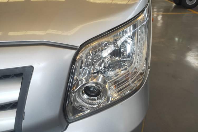 Used Foton Toano 2017 2.5T Restyled E Commercial Version Short Wheelbase 4J25TC3 Left Front Headlight