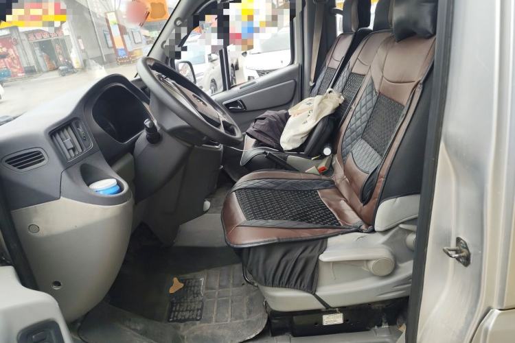 Used Foton Toano 2017 2.5T E Commercial Version Short Wheelbase 4J25TC3 Left Front Seat
