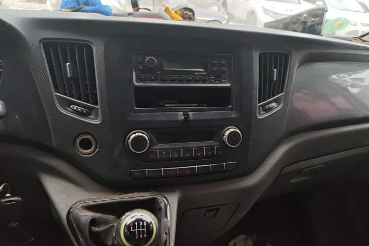 Used Foton Toano 2017 2.5T E Commercial Version Short Wheelbase 4J25TC3 Audio And AC Panel