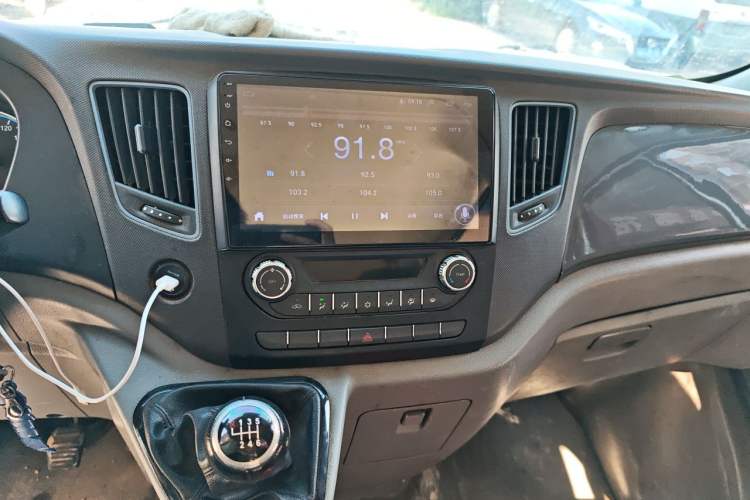 Used Foton Toano 2017 2.5T Rear Dual-Tire Commercial Version Long Wheelbase 4J25TC3 Audio And AC Panel