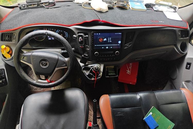 Used Foton Toano 2017 2.5T Restyled E Commercial Version Long Wheelbase 4J25TC3 Center Console