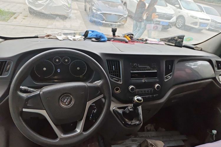 Used Foton Toano 2017 2.5T E Commercial Version Short Wheelbase 4J25TC3 Center Console