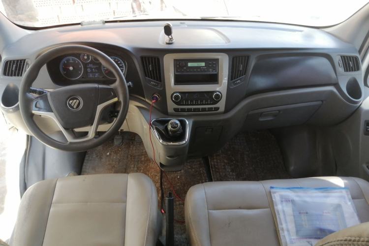 Used Foton Toano 2017 2.5T E Commercial Version Long Wheelbase 4J25TC3 Center Console