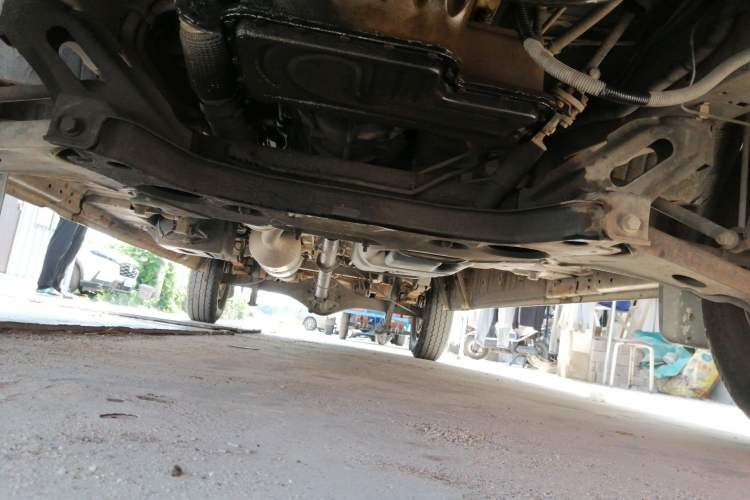 Used Foton Toano 2017 2.5T E Commercial Version Long Wheelbase 4J25TC3 Chassis Front