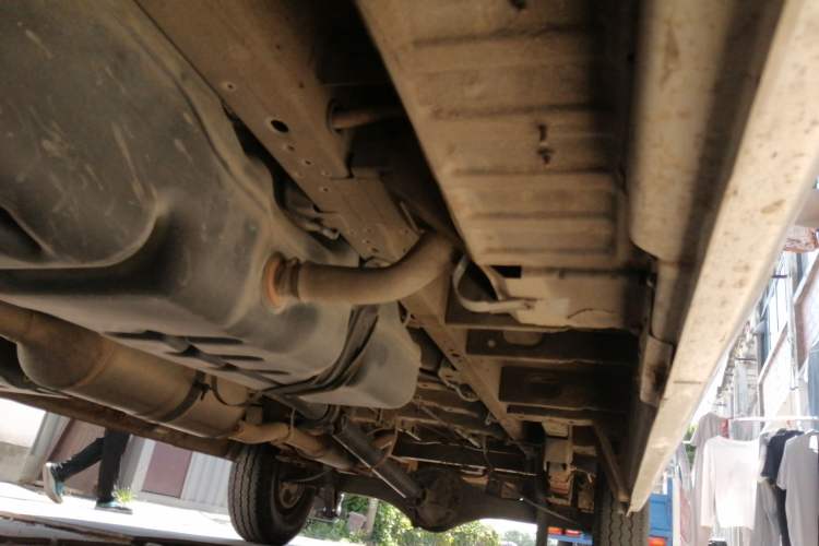Used Foton Toano 2017 2.5T E Commercial Version Long Wheelbase 4J25TC3 Chassis Front Left