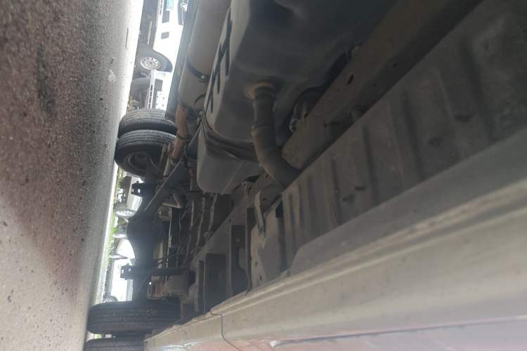 Used Foton Toano 2017 2.5T Rear Dual-Tire Commercial Version Long Wheelbase 4J25TC3 Chassis Front Left