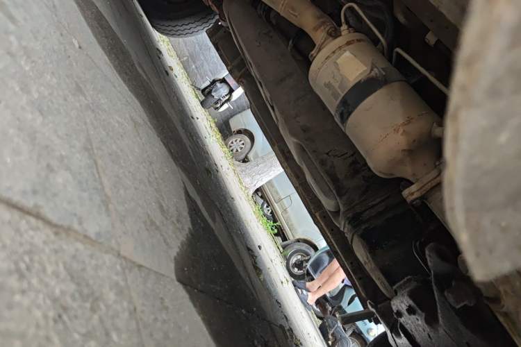 Used Foton Toano 2017 2.5T E Commercial Version Short Wheelbase 4J25TC3 Chassis Front Right